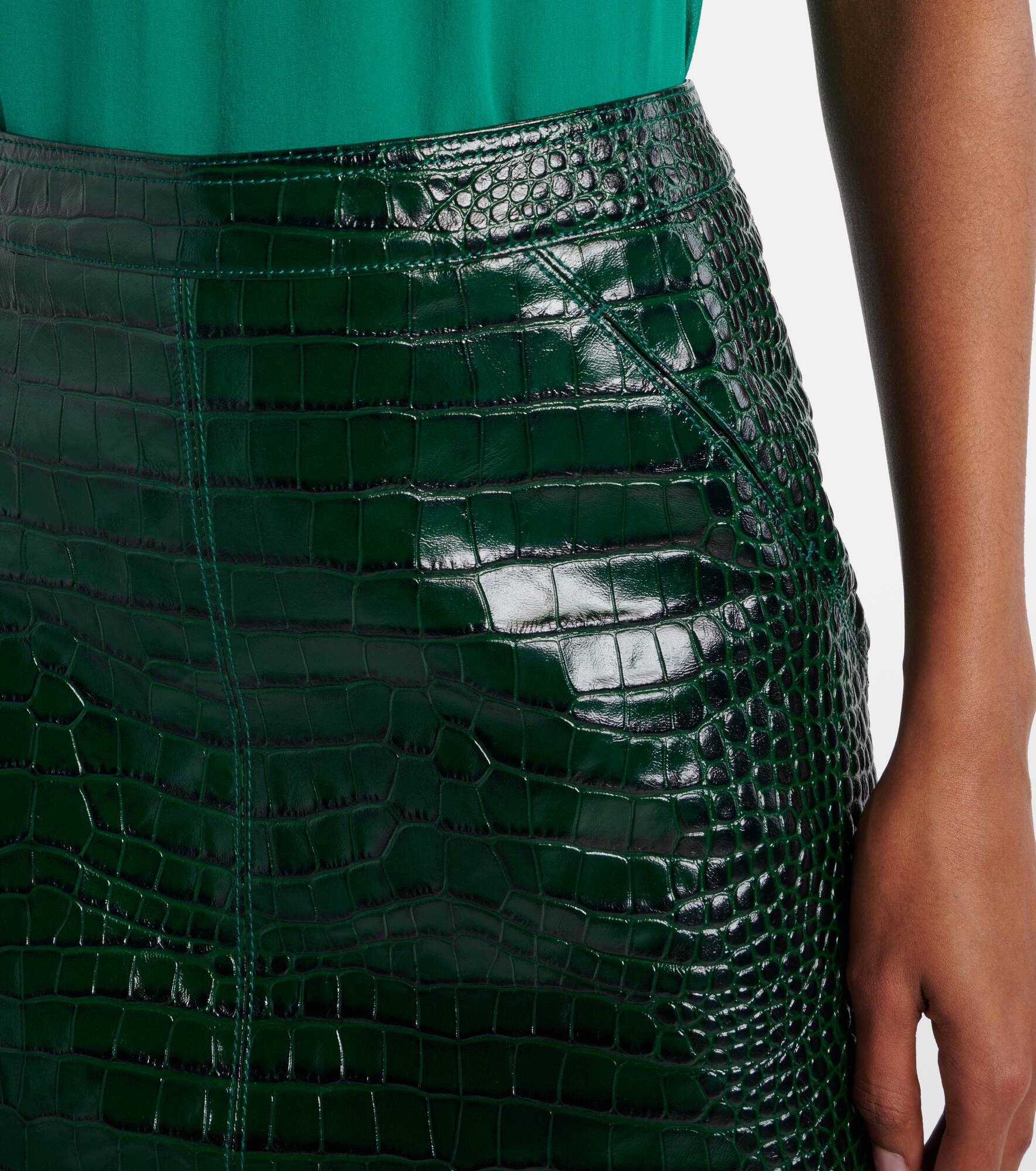 Croc-effect leather miniskirt - 4