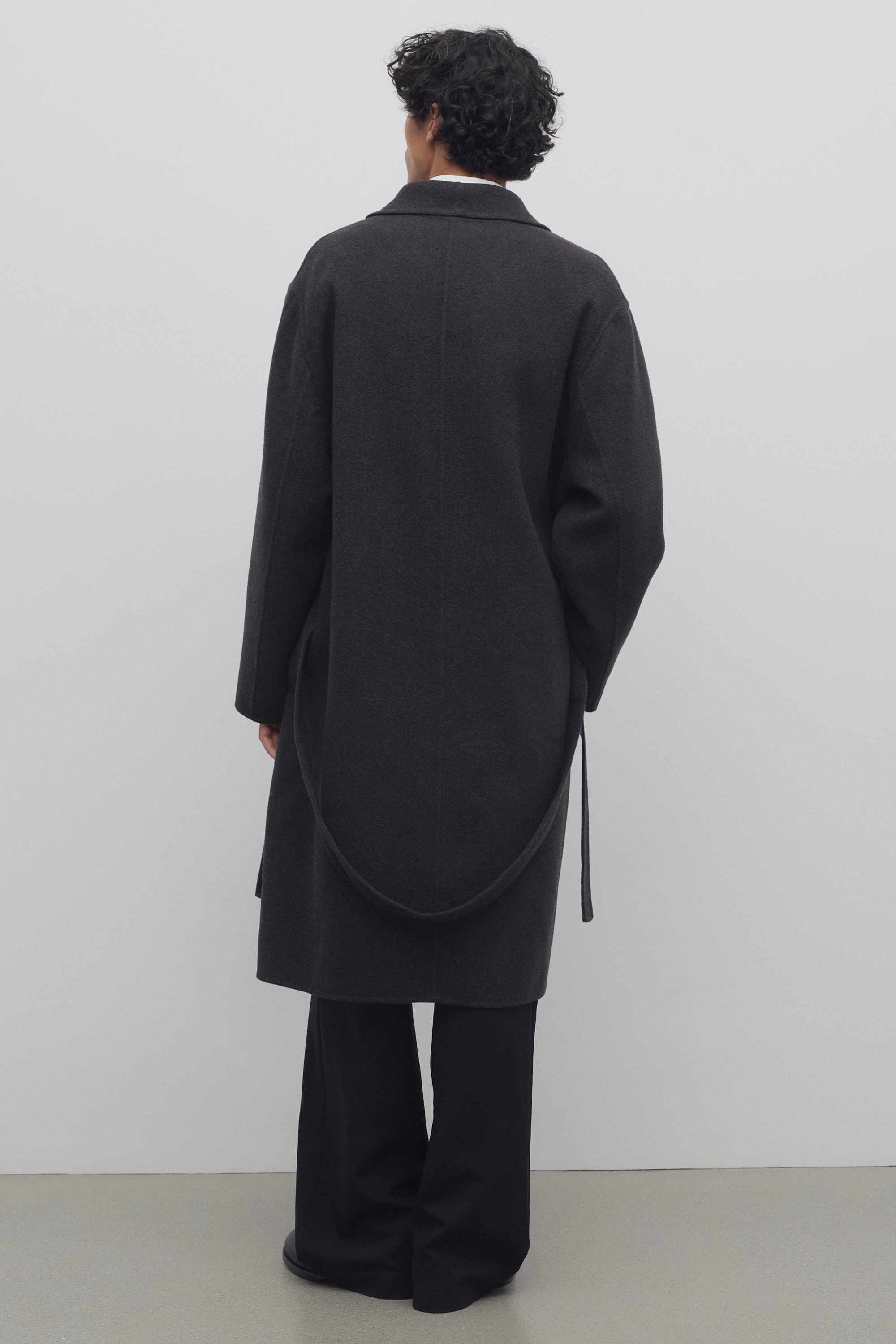 Hugh Coat in Cashmere - 5