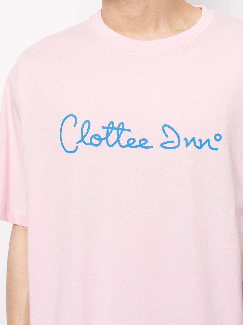 Clottee Inn graphic-print T-shirt - 5