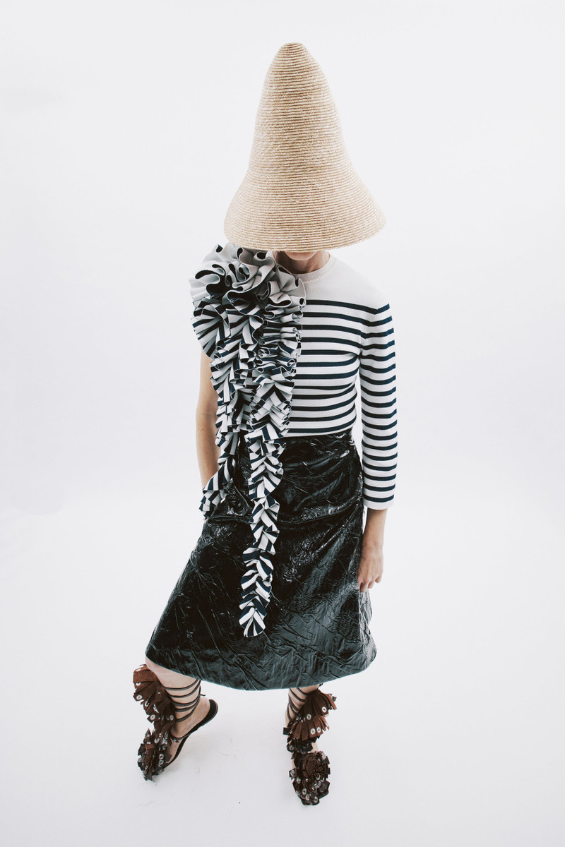 A.W.A.K.E. MODE KNITTED FITTED TOP WITH RUFFLE WHITE NAVY STRIPED outlook
