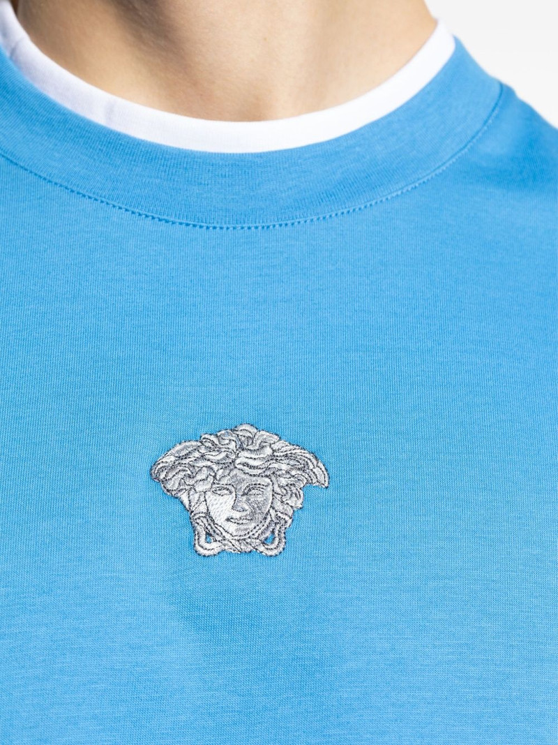 Medusa-embroidered T-shirt 5