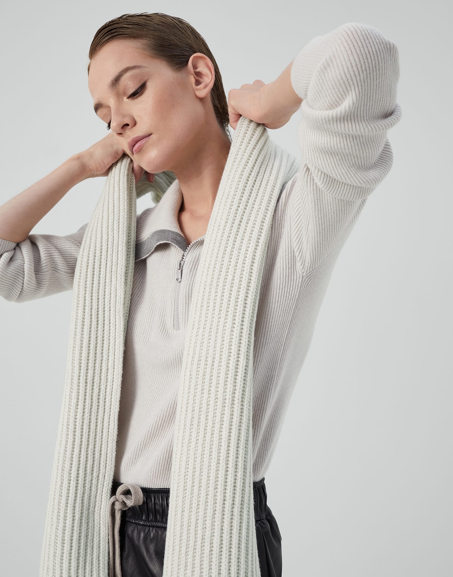 English rib knit scarf in cashmere feather yarn with sparkling trim and monili - 4
