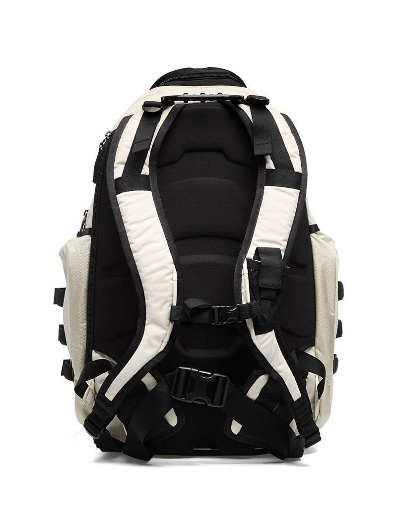 OAKLEY buckle strap backpack outlook
