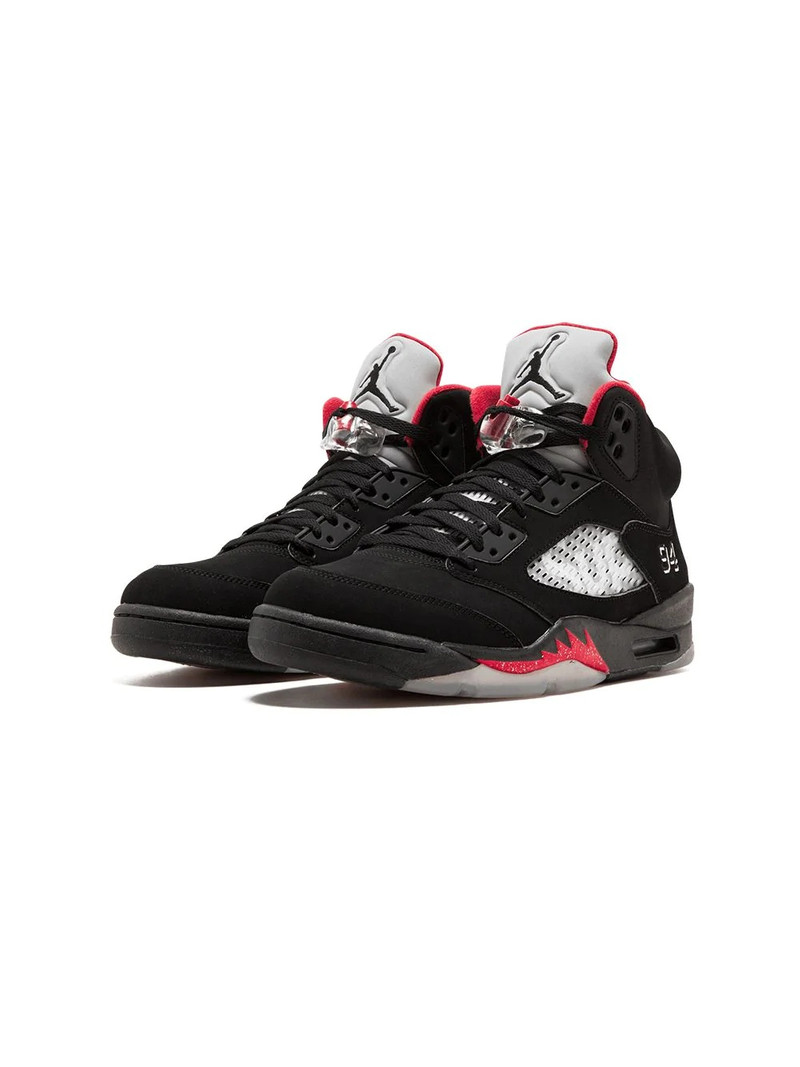 Jordan x Supreme Air Jordan 5 Retro sneakers outlook