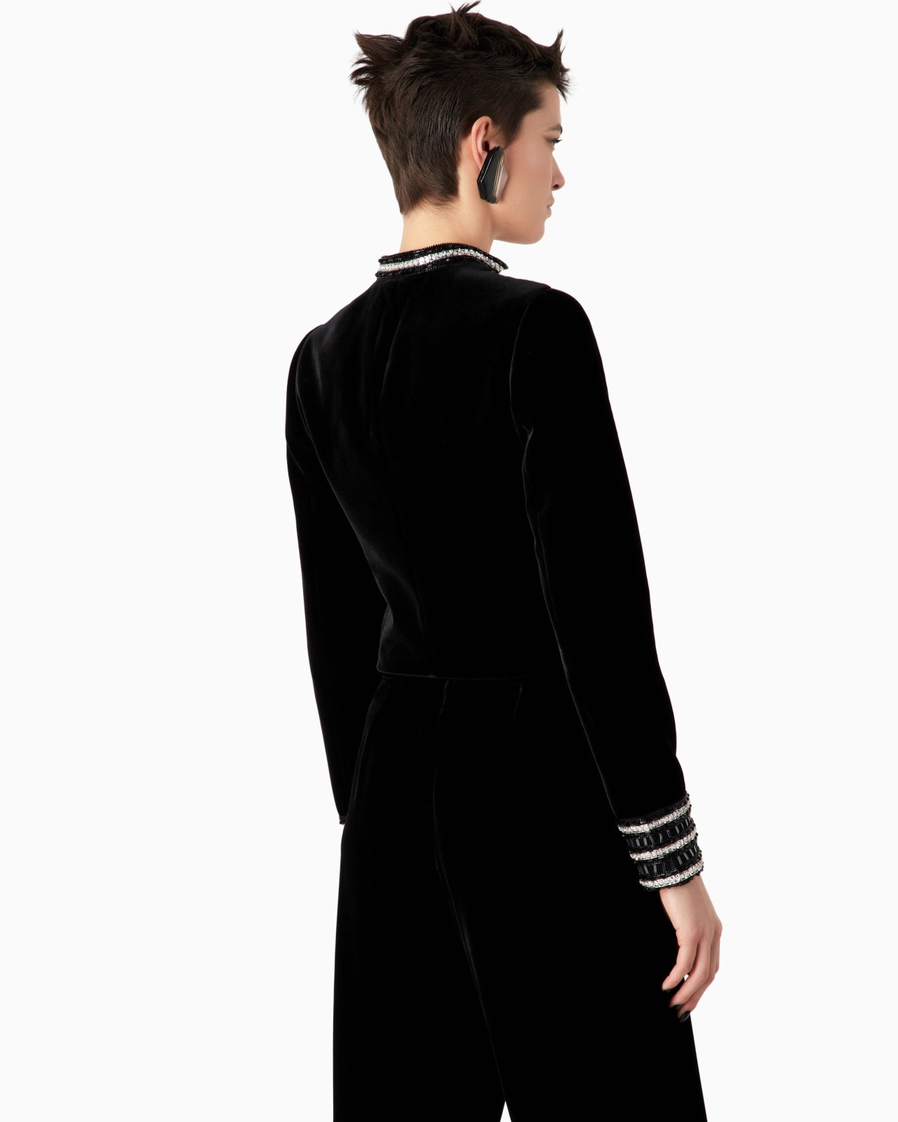 Short velvet jacket with embroidered roses - 3