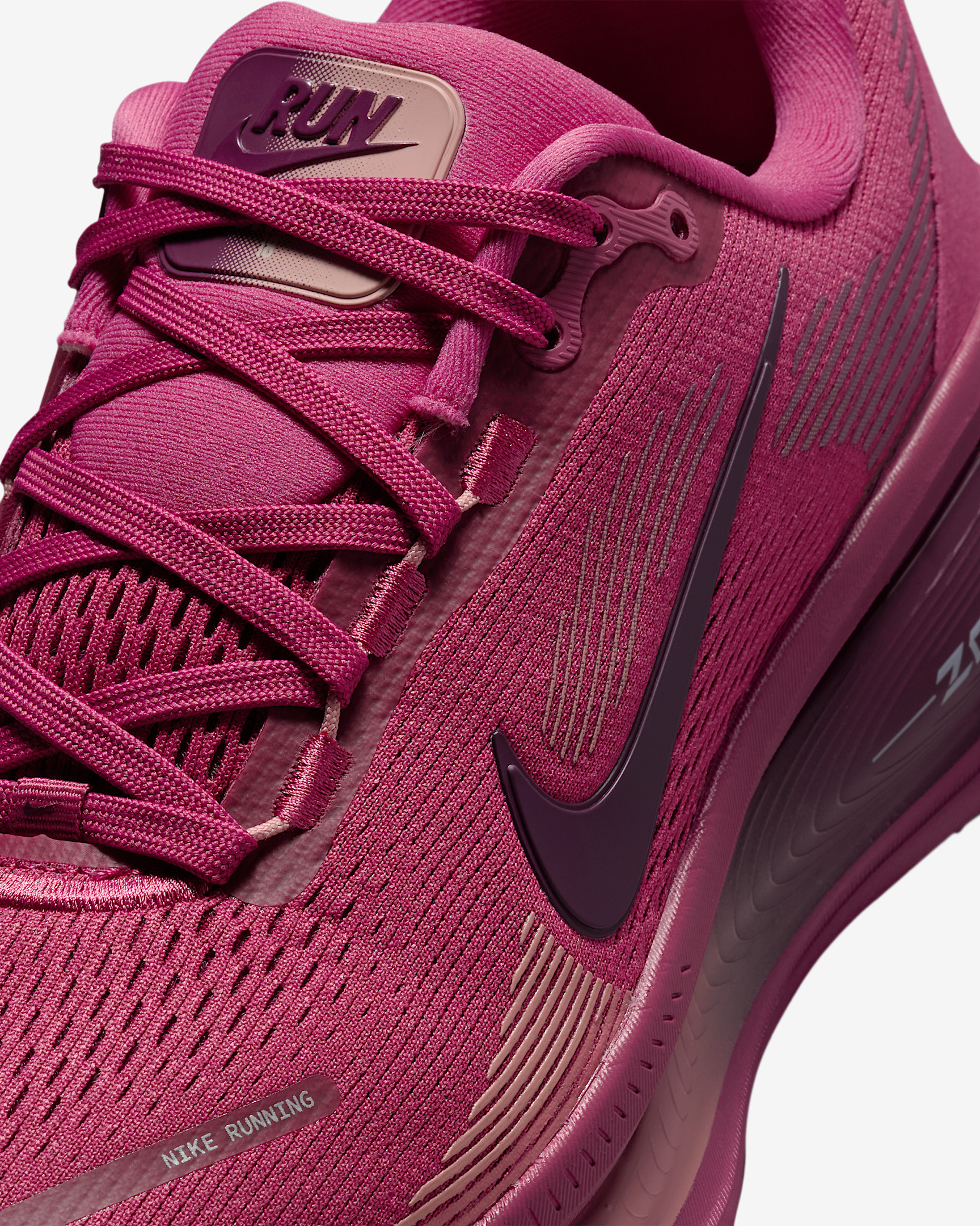 Nike Vomero 18 Women's Road Running Shoes - 7