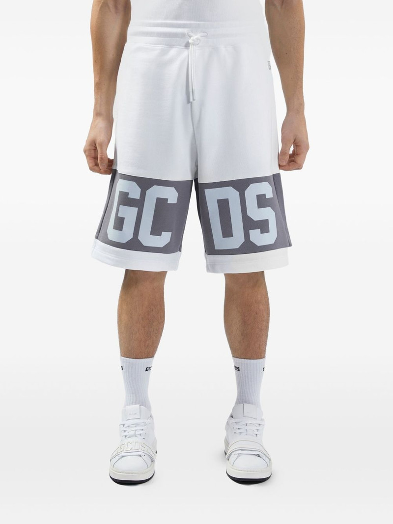 GCDS logo-band track shorts outlook