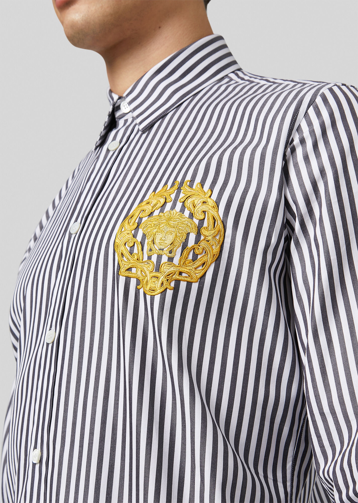 Medusa Crest Embroidered Shirt - 5