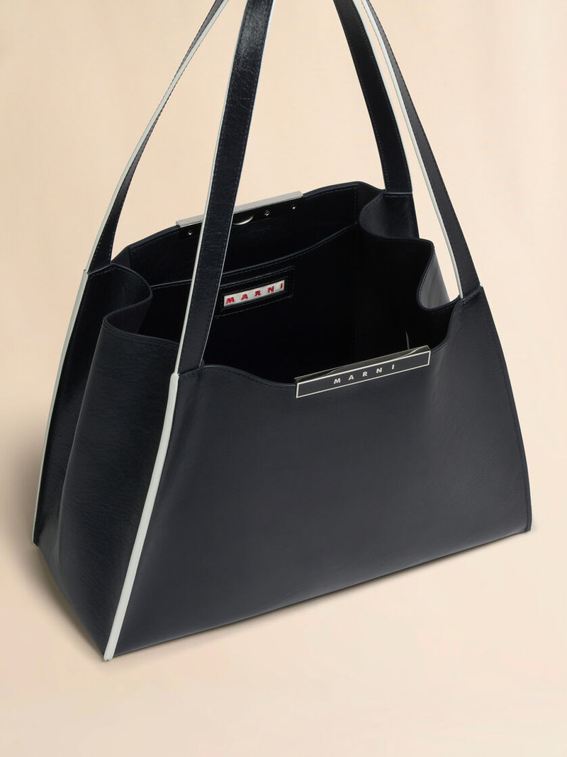 BLACK LEATHER CRESTA E/W SMALL TOTE BAG 4