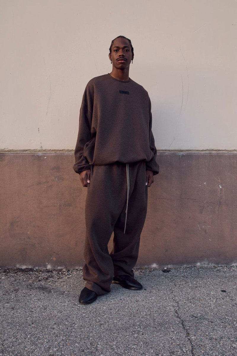 ESSENTIALS LOUNGE SWEATPANT outlook