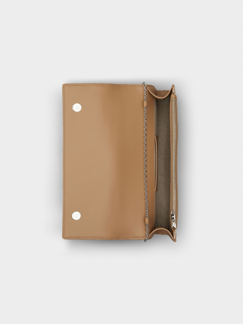 Belle Vivier Clutch in leather 4