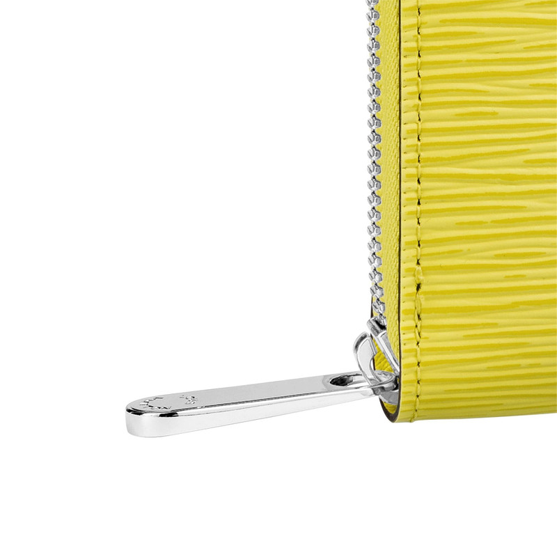 Louis Vuitton Zippy Wallet outlook