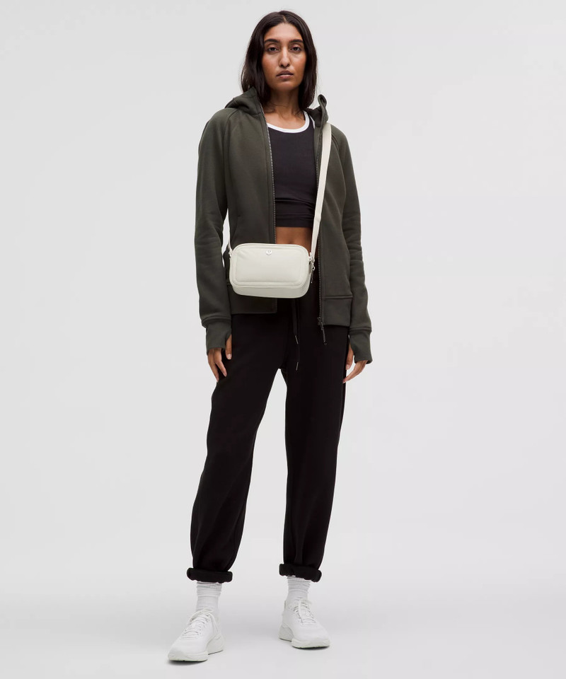 lululemon Crossbody Camera Bag 2L outlook