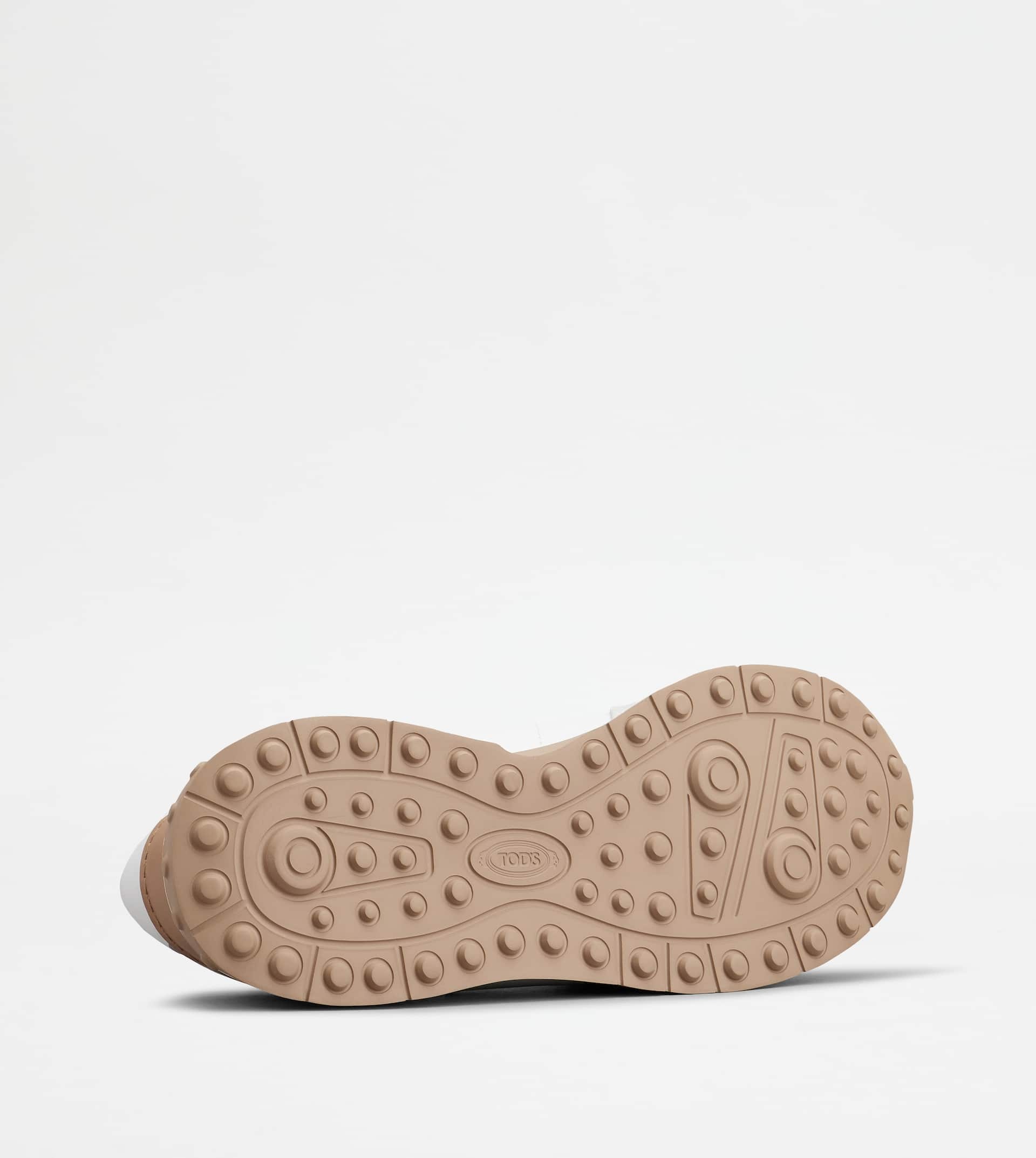 SNEAKERS IN LEATHER AND TECHNICAL FABRIC - WHITE - 4