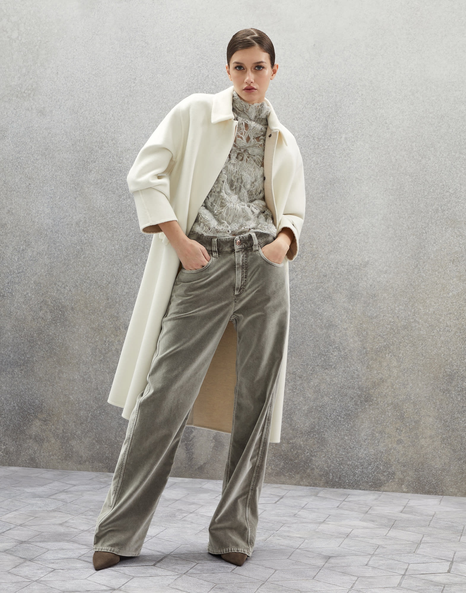 Garment-dyed five-pocket loose trousers in cotton velvet with monili - 4