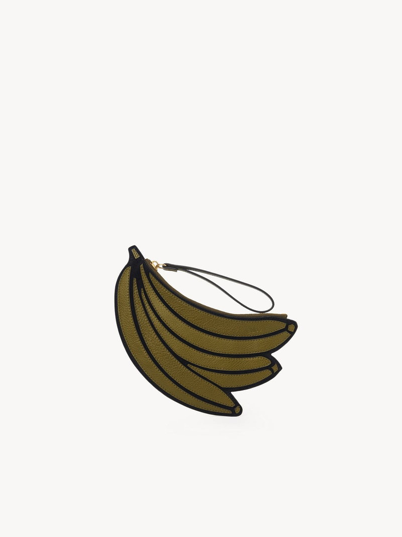 BANANA FLAT POUCH IN GRAINED LEATHER 1