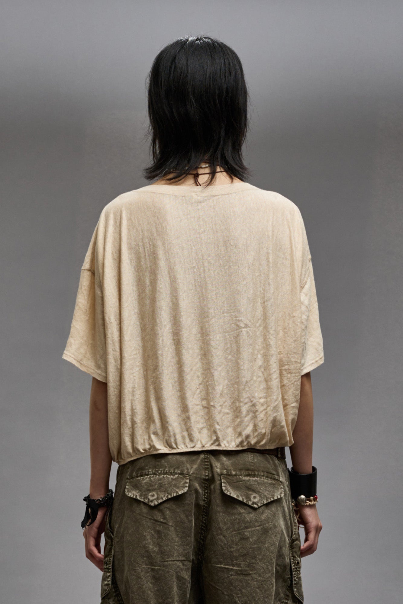 GATHERED HEM V-NECK TEE - KHAKI - 2