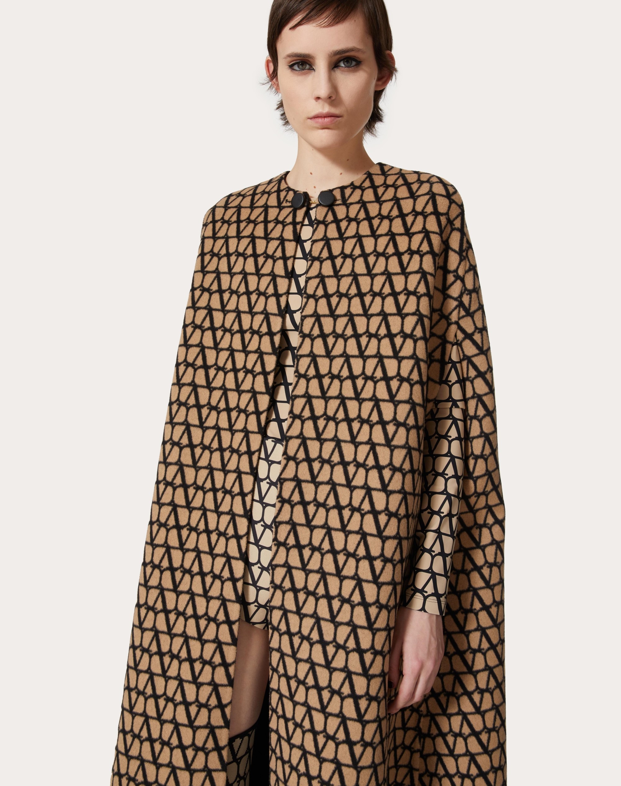 CAPE IN DOUBLE COAT TOILE ICONOGRAPHE - 5
