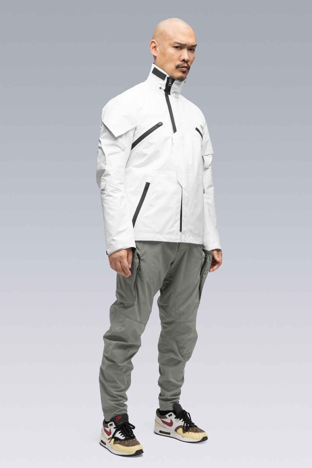 J1B-GT 3L Gore-Tex Pro Interops Jacket White (2 hoods: White & Black) - 1