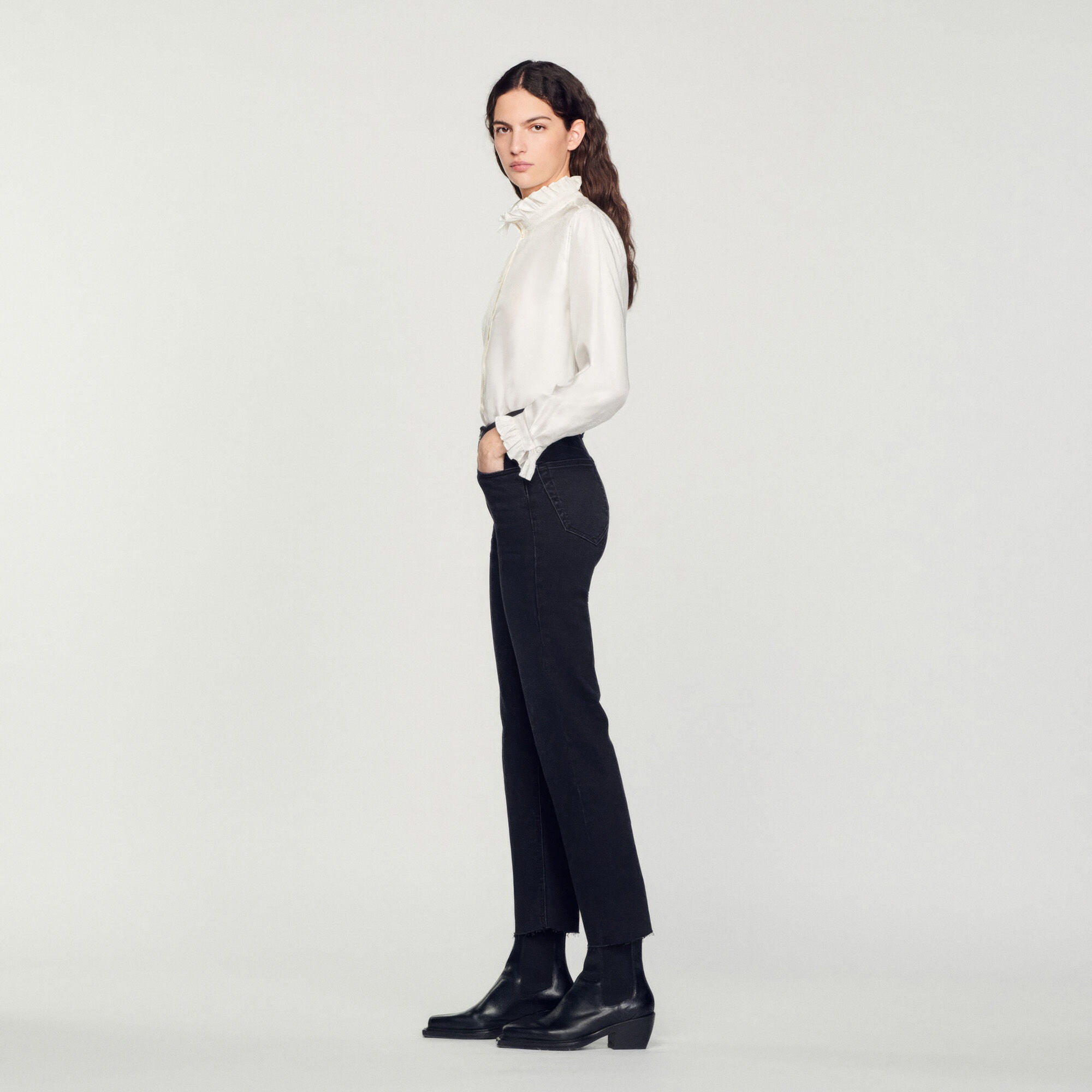STRAIGHT-CUT JEANS WITH RAW EDGES - 7