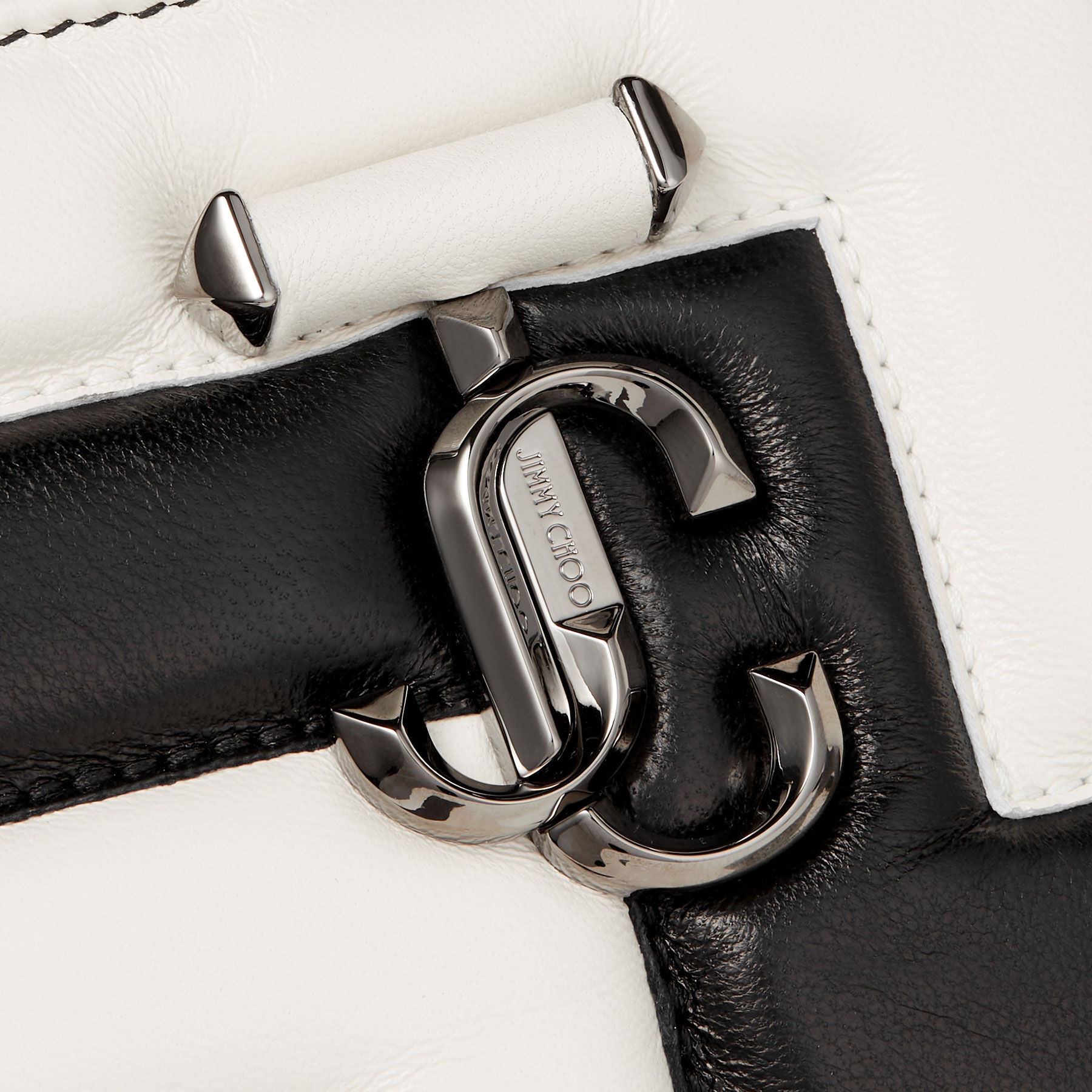 Avenue Slim Shoulder
Black and Latte Avenue Nappa Leather Shoulder Bag - 4