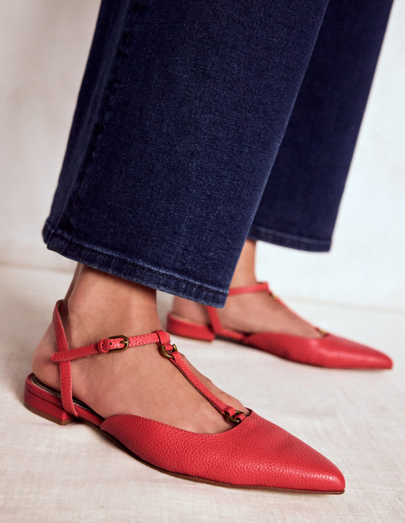 BODEN T-Bar Point Flats-Post Box Red outlook