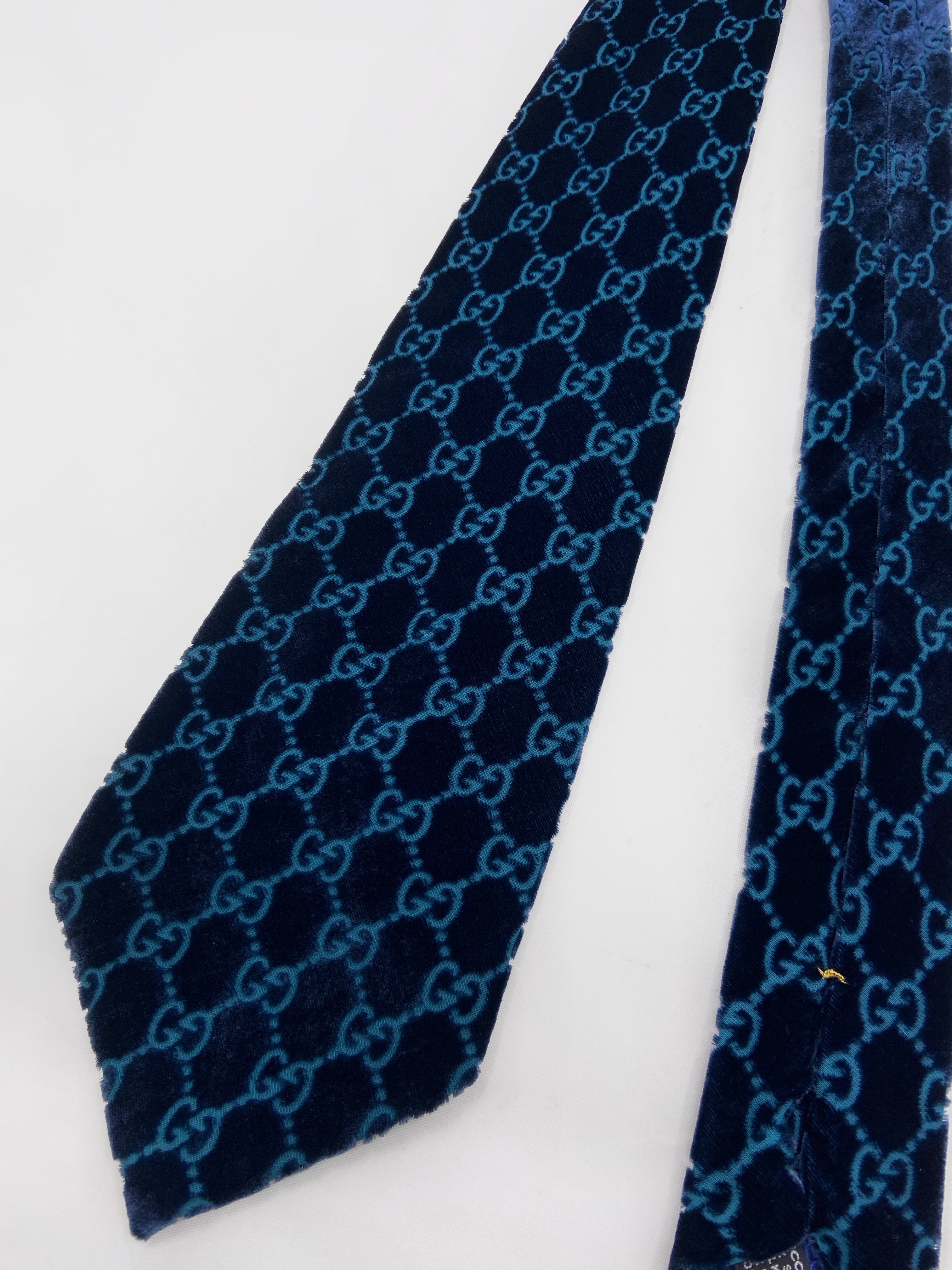 Gucci Fall 1997 Tom Ford Turquoise Monogrammed Velvet Silk Tie - 6