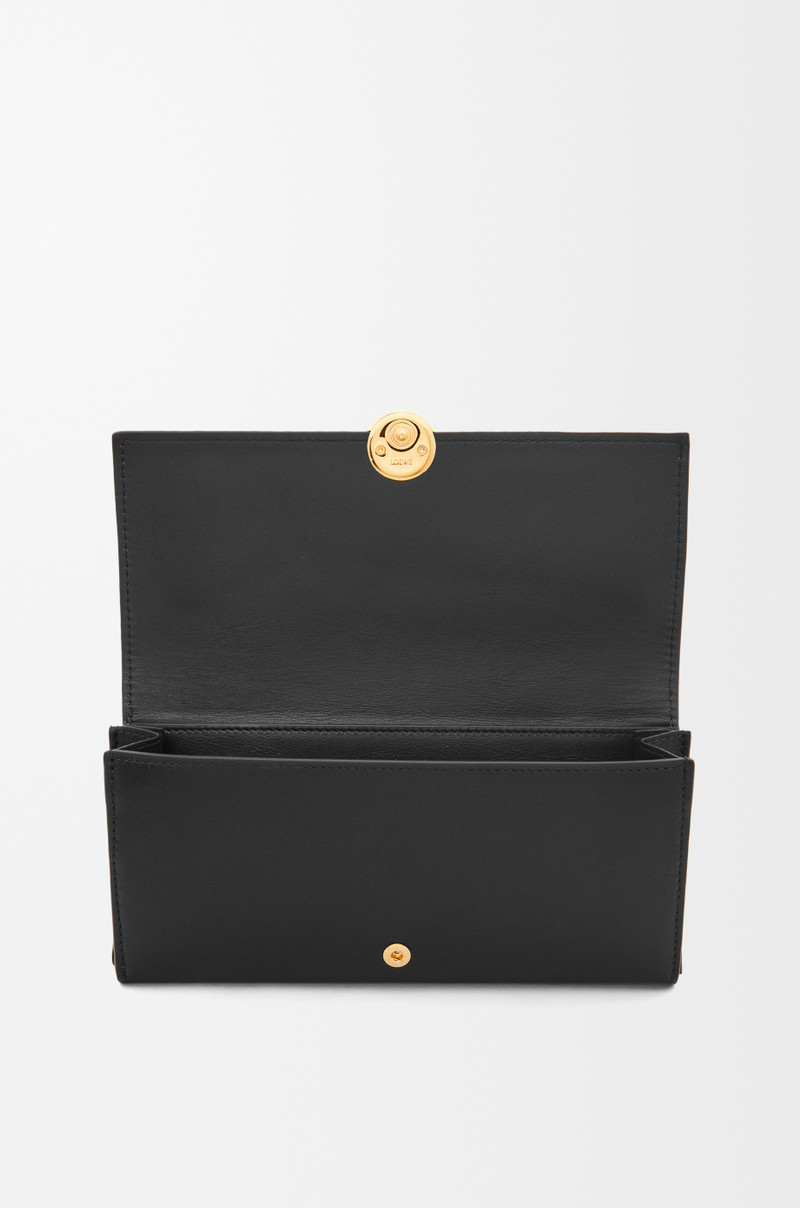 Loewe Pebble continental wallet in shiny nappa calfskin outlook