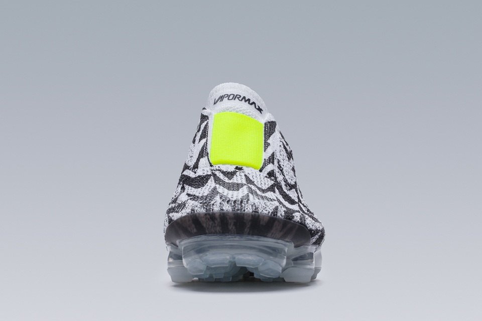 AVM-001 Nike® Air VaporMax Flyknit Moc 2  / Acronym® Light Bone/Light Bone/Volt - 7