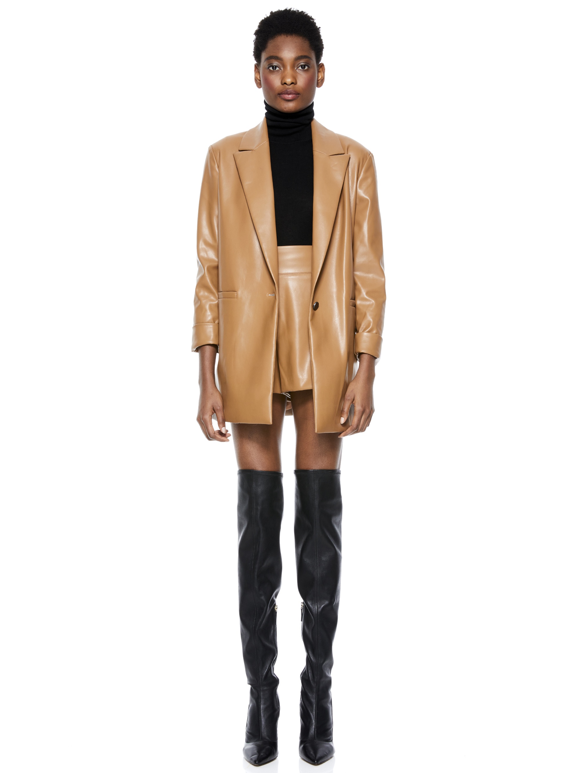 DONALD VEGAN LEATHER SHORT - 8