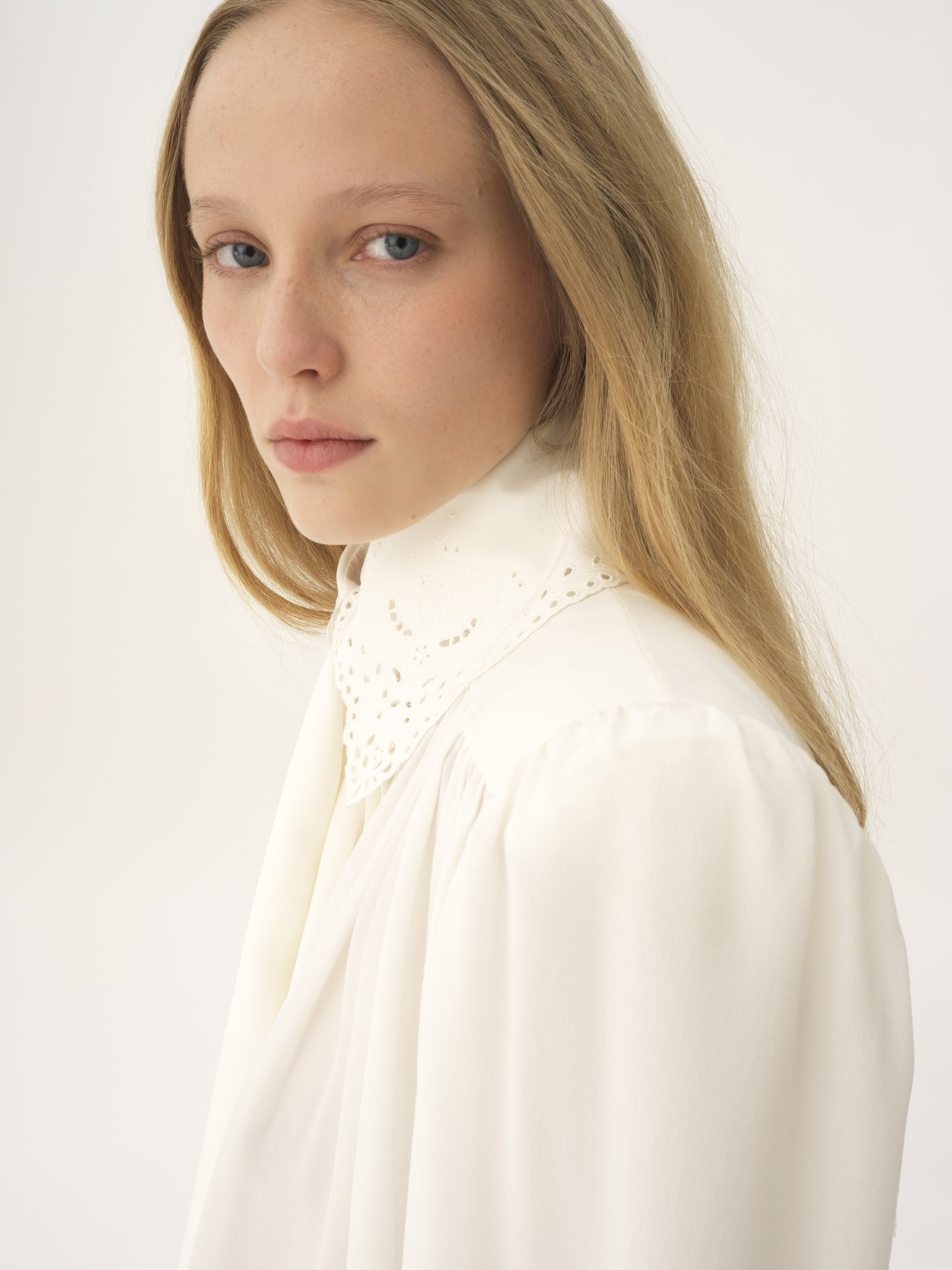 GATHERED SCARF-TIE BLOUSE IN CRÊPE DE CHINE & LACE - 7