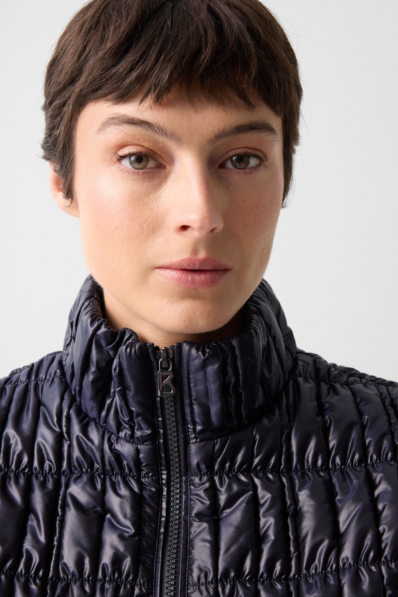 Sally quilted vest in Navy blue 5