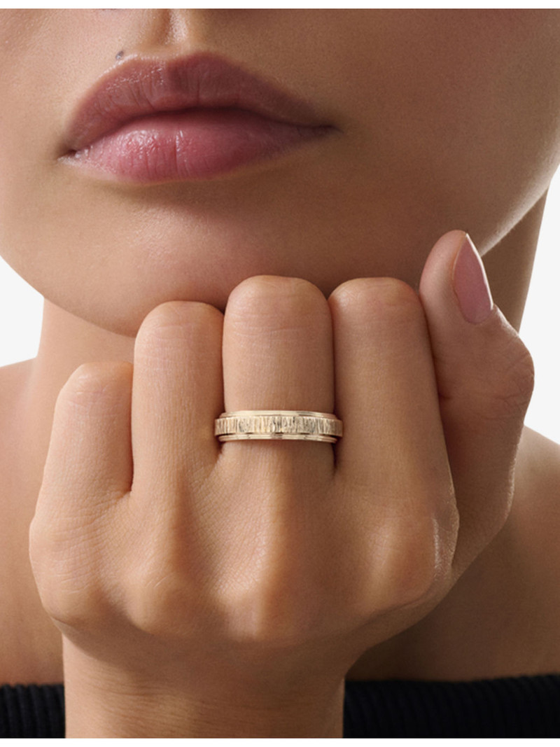 Piaget Possession 18ct Rose-Gold Ring outlook