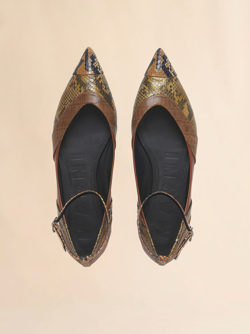 BROWN LEATHER POINTED-TOE BALLERINA - 4