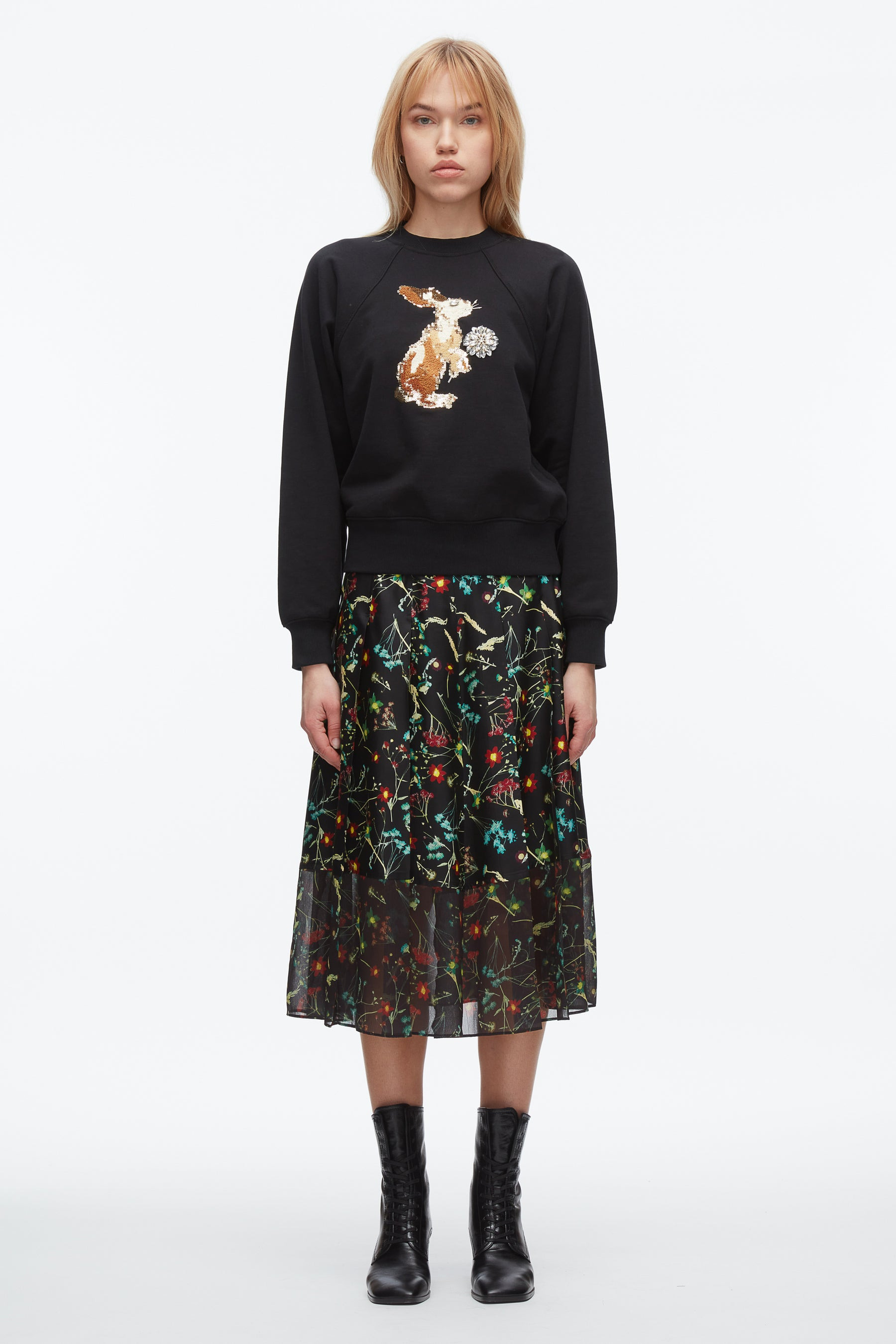 Rabbit Embroidery Sweatshirt - 2