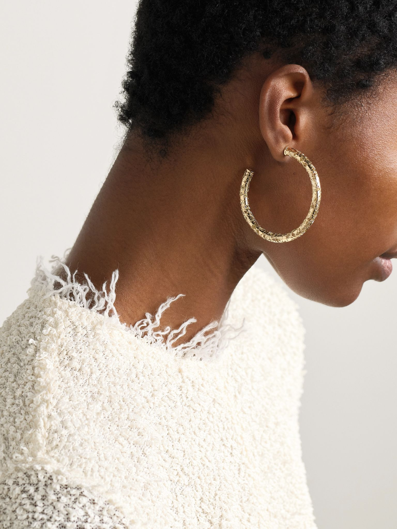 Large Icon Wallpaper 14-karat gold hoop earrings Gold - 2