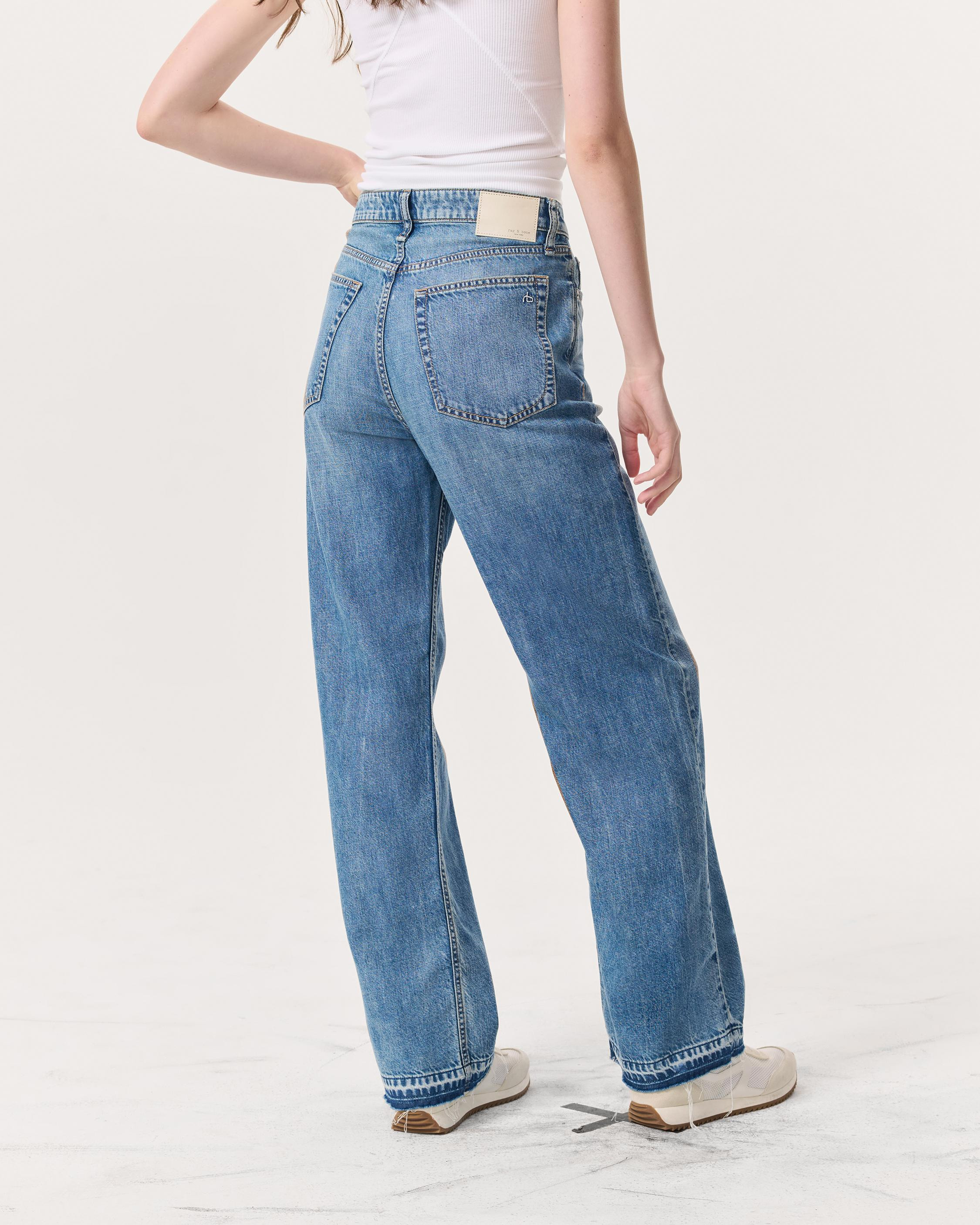Featherweight Logan Wide-Leg Jeans
Featherweight Denim - 5