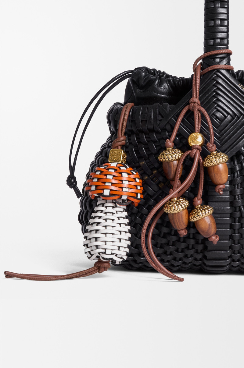 Acorn charm in wood and calfskin 3