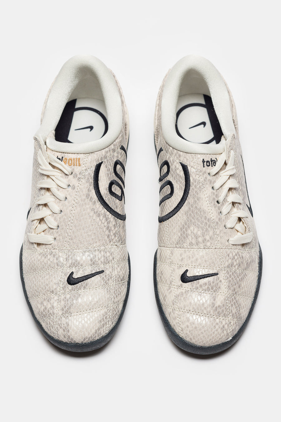 T90 SE Sneaker in Pale Ivory/Black/Pale Ivory - 4