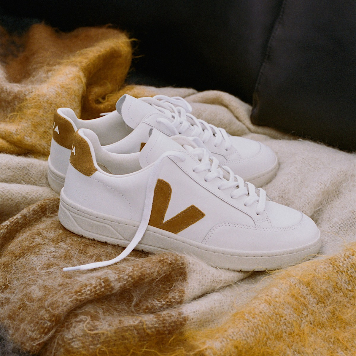 V-12 LEATHER WHITE CAMEL - 4