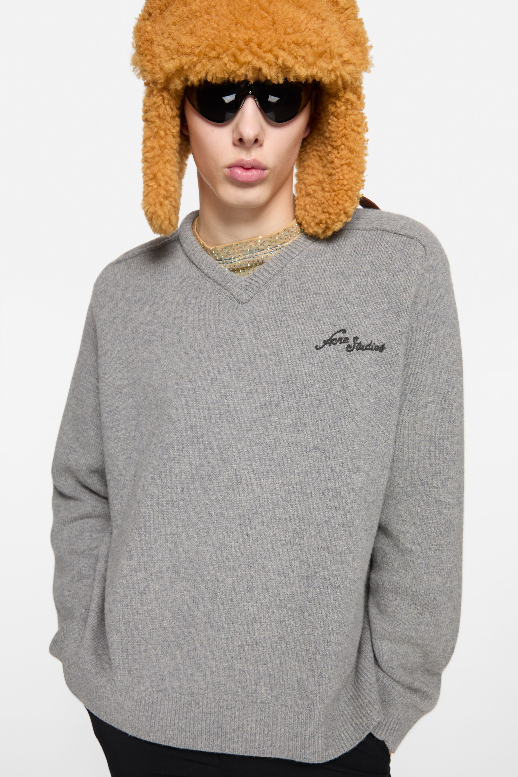 Wool v-neck sweater - Dark Grey Melange - 4