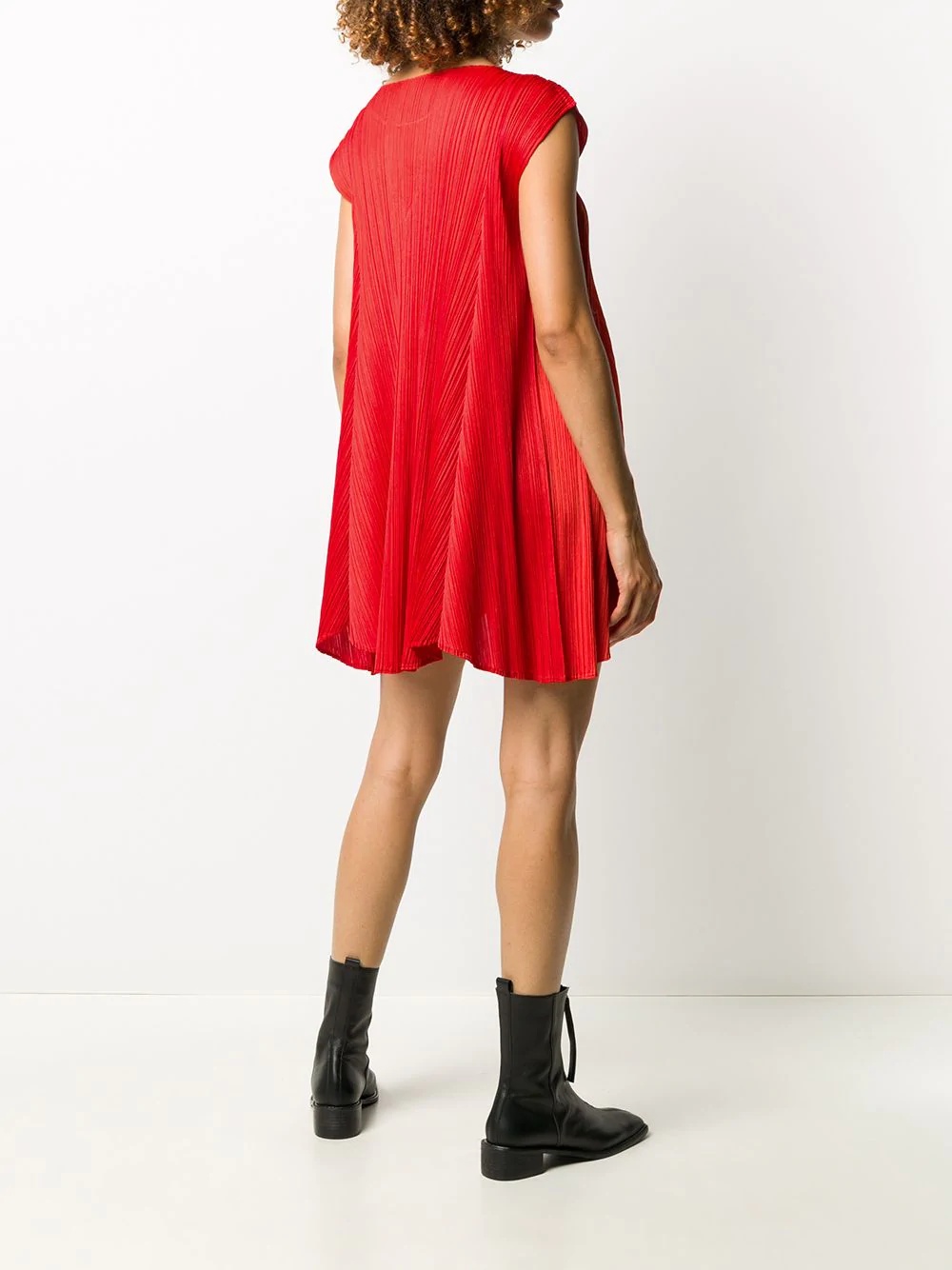 cap sleeve pleated shift dress - 4