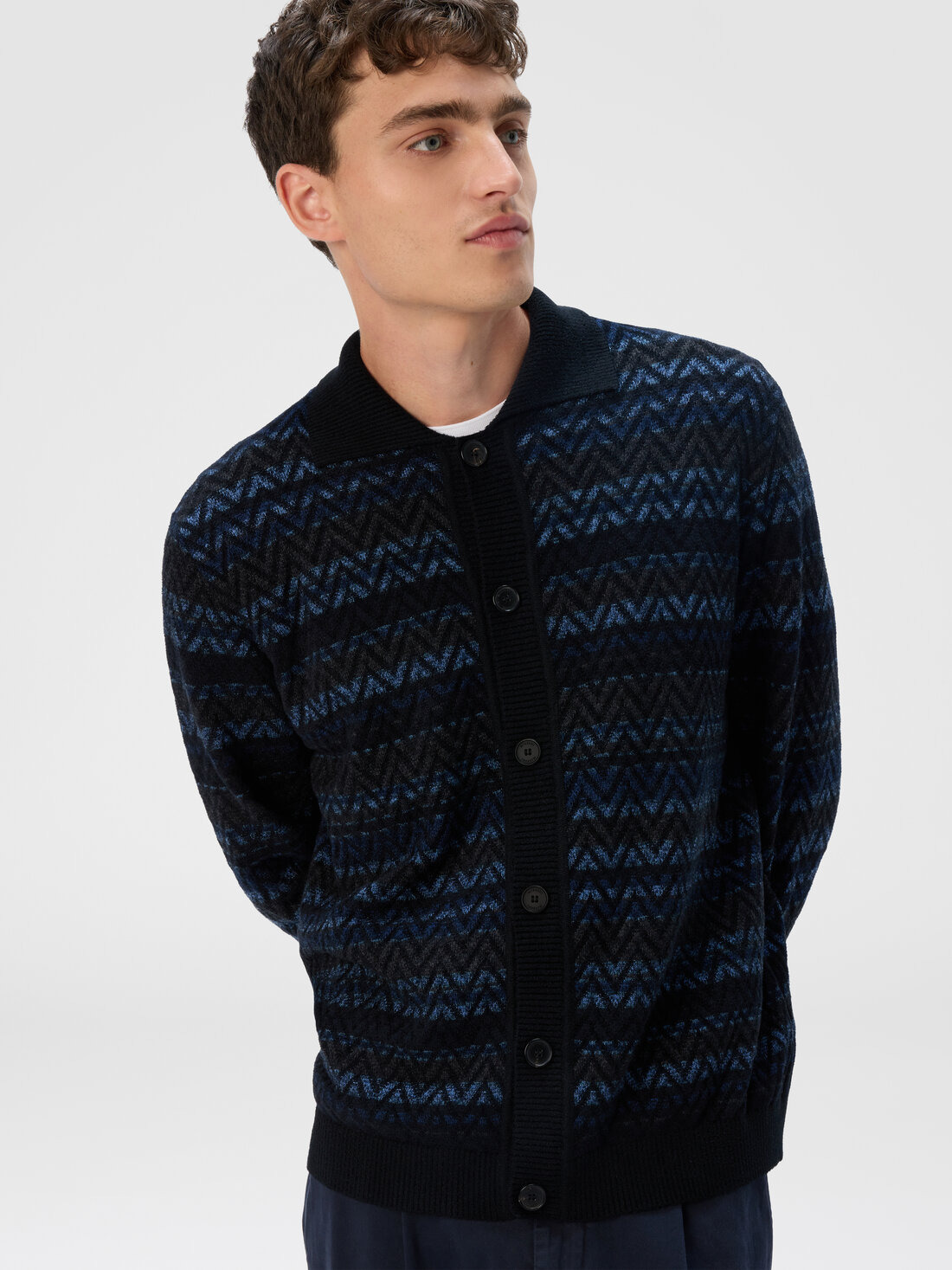 Cardigan with Zigzag and Stripe Pattern - 4