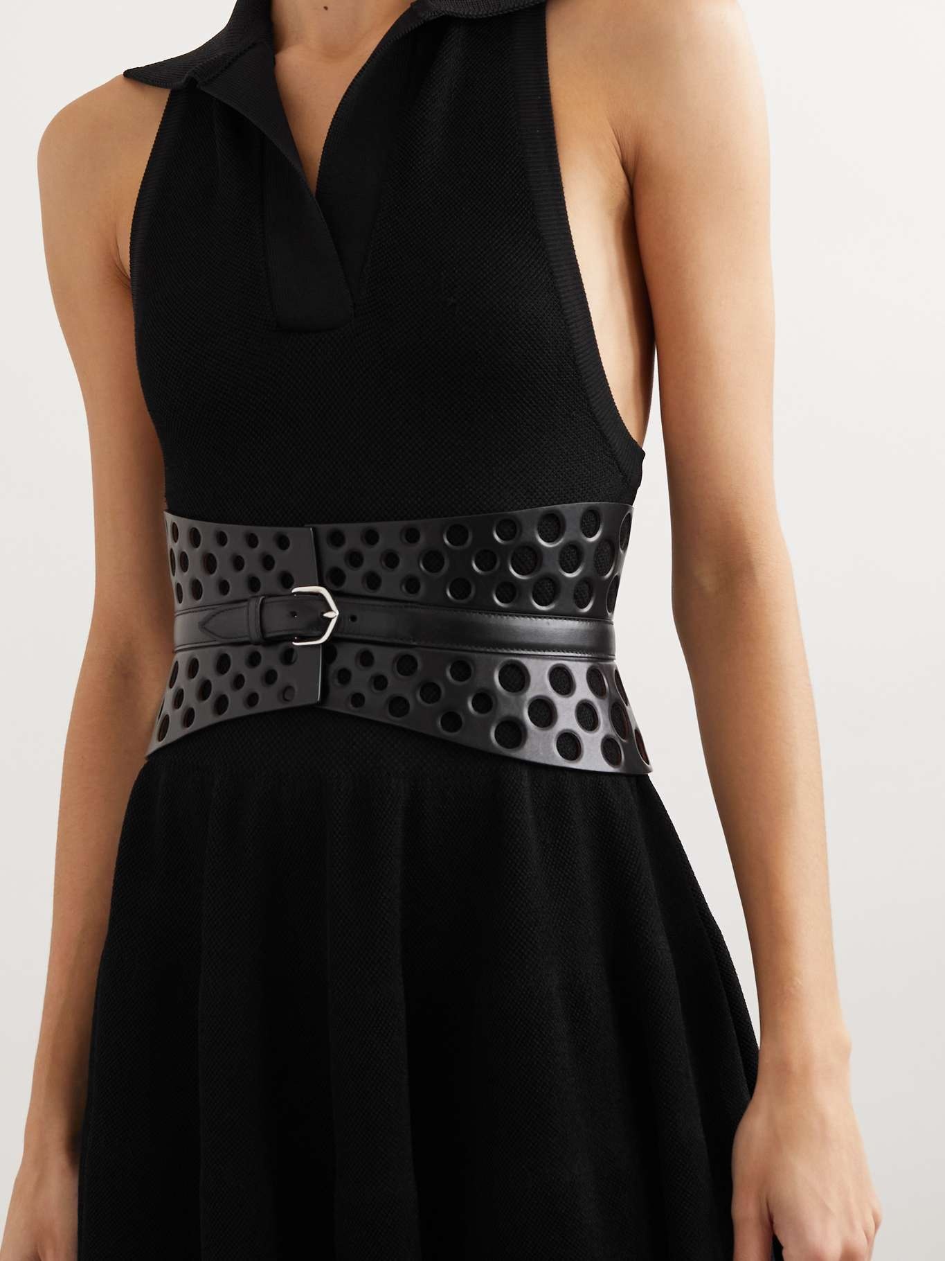 SALE【Alaia】ロゴ スタンプ ラージ フレックス ベルト Alaia Calfskin Leather Belts Unisex Black - POIZON