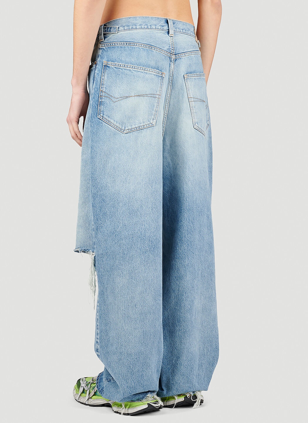 【送料&関税込】Balenciaga Destroyed Loose Jeans BALENCIAGA UNISEX Destroyed Baggy Jeans Pants Button fly