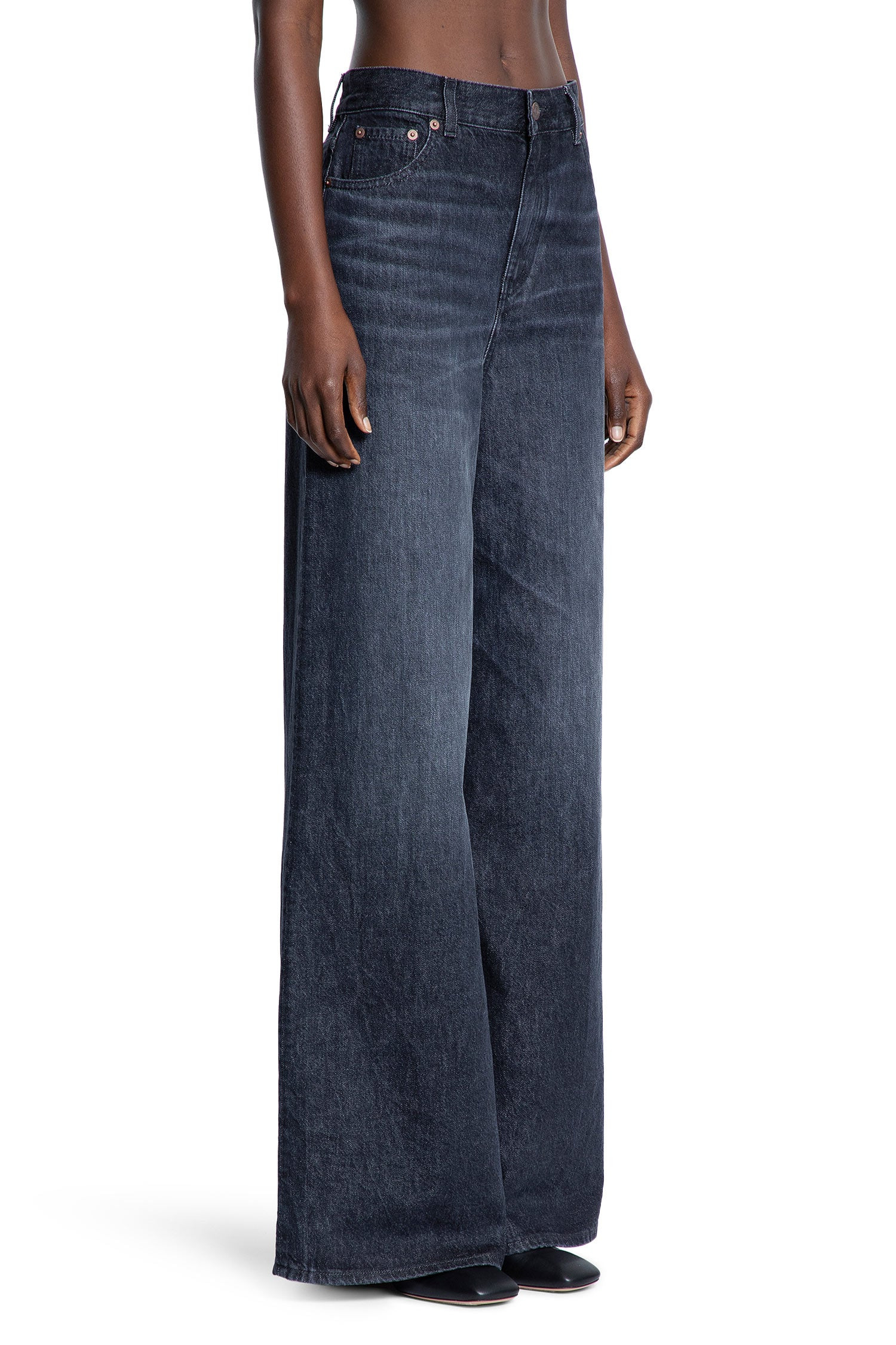 High-Rise-Wide-Leg-Jeans - 3