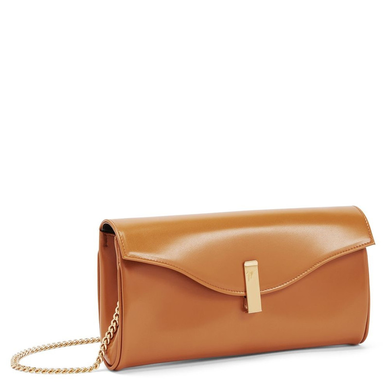 Giuseppe Zanotti Flutie outlook