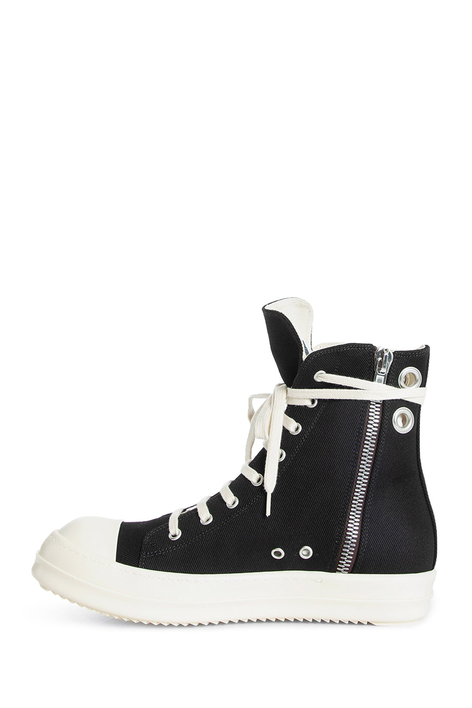 High-Top-Canvas-Sneaks - 4