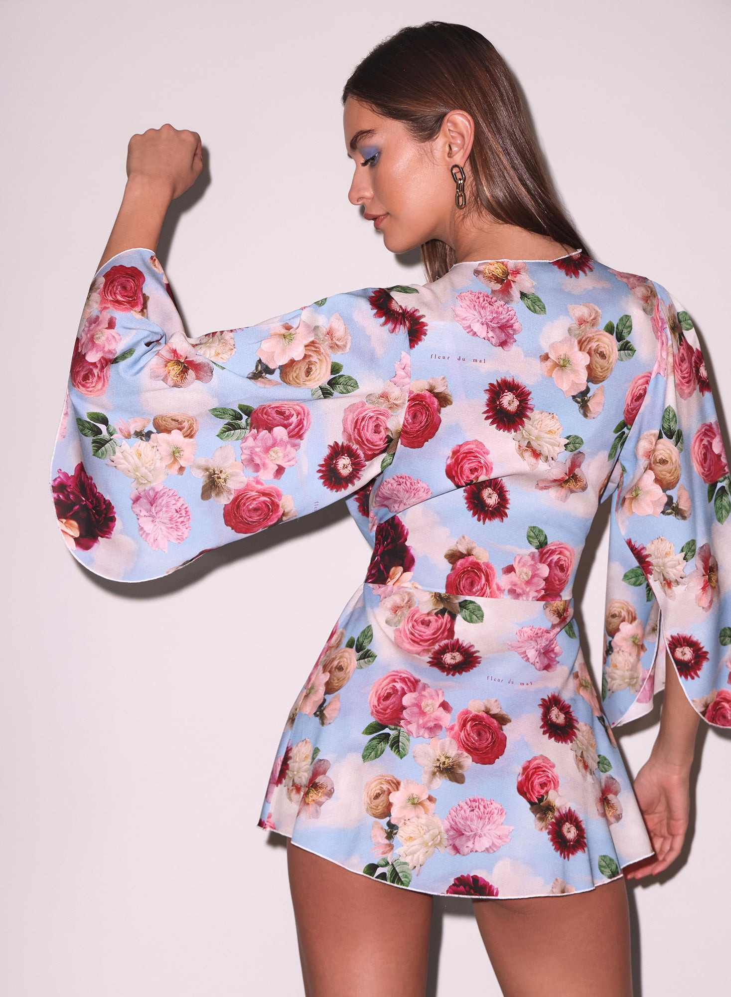 Angel Sleeve Robe - 4