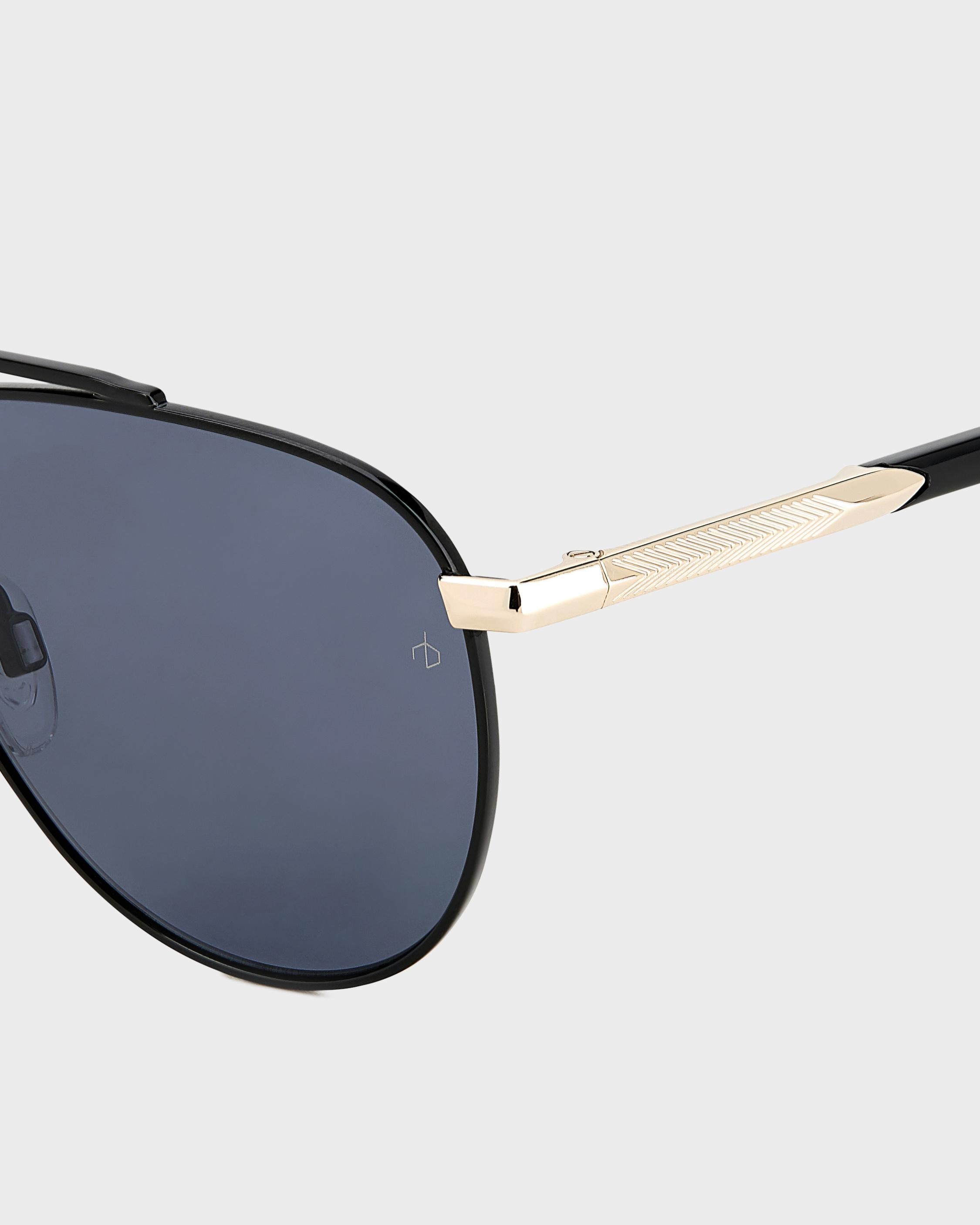 Lana
Aviator Sunglasses - 3